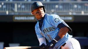 The maifeld (mayfield) was created as a huge lawn (11.2 hectares, 28 acres) for gymnastic demonstrations, specifically annual may day celebrations by the government. Cuales Son Las Ventajas Del Preolimpico De Beisbol