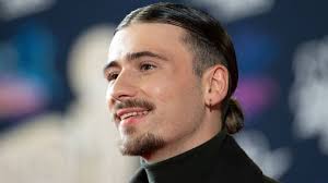 Run to You" : l'autre hit de Tom Gregory avant "Fingertips"