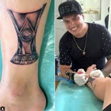Lucas lima tatuou cobrança de pênalti decisiva para o título do paulistão 2015, contra o palmeiras. E A Tatuagem Lucas Lima Acerta Com Palmeiras Agora Falta Um Detalhe Futebol Fera
