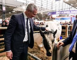 Le 1er mars, venez faire connaissance avec imminence dans le cadre Bruno Le Maire On Twitter Rencontre Avec Imminence La Vache Egerie Du Sia2019 Merci Dguillaume26 De M Avoir Accueilli Pour Mon 10eme Salon De L Agriculture Https T Co Np5jv9ftyo