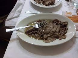 Può anche essere proposta cotta velocemente per un paio di minuti come leggero secondo piatto, ma deve essere tagliata più spessa. Carne Salada Cotta Picture Of Ristorante Bar Foci Da Rita Tenno Tripadvisor