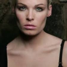 Victoria Pennington's Instagram, Twitter & Facebook