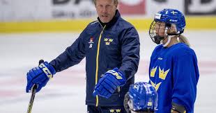 Johan kjell garpenlöv is a swedish former ice hockey left winger. Rco Ckt79vkl4m