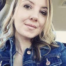 Tina Irvine's Instagram, Twitter & Facebook