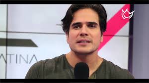El actor colombiano aseguró no tener ningún problema de autoestima y confesó que lo hizo por cuestiones de trabajo. Daniel Arenas Revela Por Que No Tiene Novia Youtube