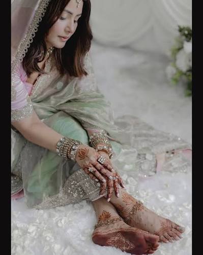 Hina Khan's Stunning Mehndi Look at Her Wedding! ❤️ . #HinaKhan #bollywood