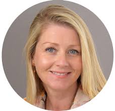 Tracey Cummins's Instagram, Twitter & Facebook