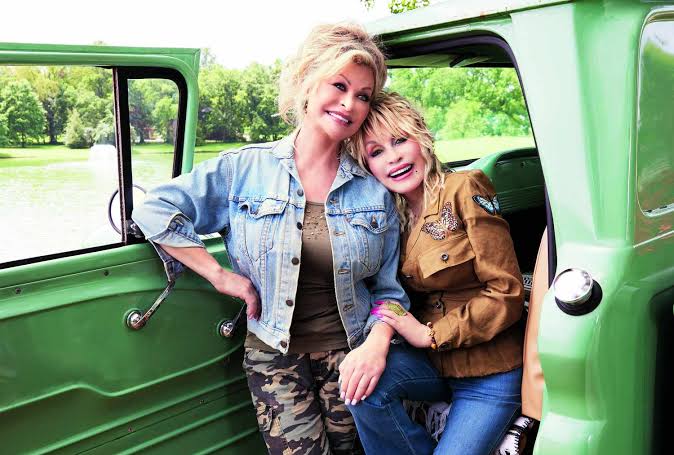 Dolly Parton and Rachel Parton George Talk Cast Iron, Chicken and  Dumplings, and Pride