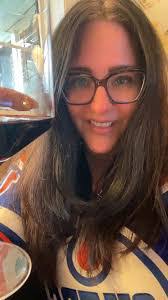 Shannon Dolphin's Instagram, Twitter & Facebook