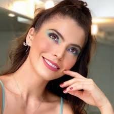 Regina blandón estaría más que enamorada de su actual pareja, el también actor martín altomaro.de acuerdo con una publicación los actores llevarían un año de relación por lo que se. V1ck0od09rtsxm