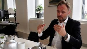 Regeringen har hittat ytterligare en inkomstkälla från medborgarna. Regeringen Satsede Pa Forlaenget Spilletid I 2020