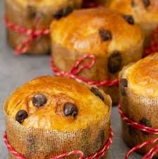 Mini Chocolate Panettone El Mundo Eats Receta Chips De Chocolate Chocolate Pan De Dulce