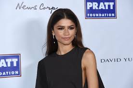 Draymond was in jail for 4 hours after hitting a guy at a club, after his friends hit the same guy and his girlfriend the night before. Who Is Zendaya Dating In 2020 Popsugar Celebrity