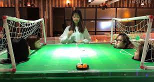 In Dieser Spielhalle Kann Man Puste Pong Und Andere Skurrile Spiele Spielen Mittendrin Statt Nur Dabei Gym Games For Kids Outdoor Games For Kids Youth Games