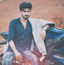 Ghazaly baqri (ghaz), seorang doktor kosmetik yang siapa sangka vila ghazara yang terlihat indah di luarannya, para penghuninya tidak sebahagia yang disangka. Vijay Krishnan Villa Ghazara Tv3 Episode 9