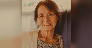 Donna Peloquin's Instagram, Twitter & Facebook