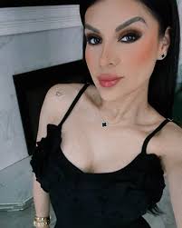 ⅄ǝsıɔɐ ∀uƃnןo 👩🏻‍❤️‍💋‍👨🏻💍👧🏻👦🏻‎ (@elikenofficial) • Instagram  photos and videos