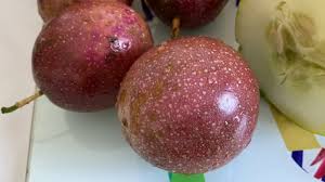 Comment Preparer Un Jus Frais Avec Le Fruit De La Passion Youtube