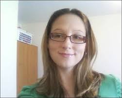 Stephanie Dinning's Instagram, Twitter & Facebook