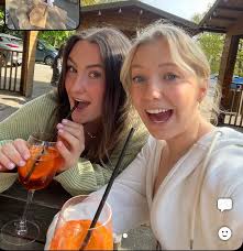 Hey girls!! Me and my friend are looking for a third flatmate to join us  from late August. 📍 We're next to UCL and Euston Station 💵 £1,083 pcm  each 🏠 Flat