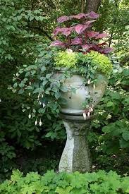 Container Garden On A Pedestal Garden Containers Plants Container Gardening