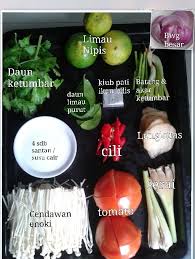 Ingredients 4 ekor ketam dibelah 4 100 g lala 250 g udang besar 200 g sotong dipotong bulat 1 bunga kobis dipotong mengikut floretnya 1 biji lobak merah di potong ikut citarasa. Resipi Tomyam Poktek Viral Patutlah Ramai Share Sedap Rupanya