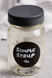 Per servire ottimi cocktail, perfettamente dolcificati, impariamo a preparare lo sciroppo di zucchero in casa leggi in 2' si chiama sciroppo di zucchero, ma gli addetti ai lavori lo appellano più facilmente come zucchero liquido, un ingrediente jolly per ogni bartender, che aiuta nella preparazione dei migliori cocktail. 2 Ingredienti Ricetta Semplice Sciroppo Utilizzata Per Dessert E Cocktail Ricetta Semplice E Salutare