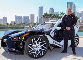 Колин фаррелл, джейми фокс, гун ли и др. On Behalf Of The City Of Miami Miami Police Department Facebook