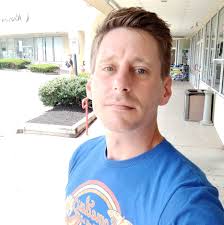 Angry old man Thom doesn't mess around when someone's yapping away during  his set and ruining the concert experience for everyone else concerned.