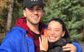 David carreira is rumoured to have hooked up with bárbara lourenço (2017) and daniela pimenta (2012). Carolina Loureiro A Mensagem Ao Ex David Carreira E A Familia Pela Morte De Sara Carreira Nova Gente