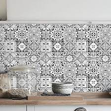 It feels like there is a feeling of constant growth from the twisting and turning of the vines. Geo Black White Glass Mosaic Tile L 320mm W 320mm Diy At B Q