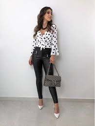 Camisa De Poa Feminina Como Usar Blusa Poa Calca Couro Fake Iza Cbl Looks Looks Calca Flare Jeans Looks Com Calca Flare