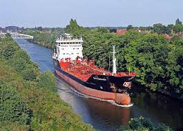 The bridgewater canal connects runcorn, manchester and leigh, in north west england. Manchester Ship Canal Wikipedia