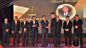 Scholarships are offered to financially needy and academically deserving students. Yayasan Sarawak Gives Out Rm57 8m This Year With 95 4 Approval Rating Dayakdaily