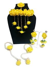 Buy Alicia Beautiful Foam Floral Handmade Flower Jewellery Set For Women And Girls Haldi Mehandi In 2020 Floral Jewellery Flower Jewellery Flower Jewellery For Haldi