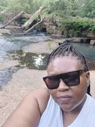 Hiking with kids: tips for a fun and healthy family outing