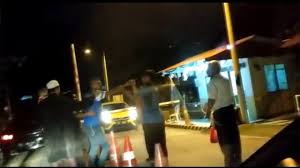 Lan pet pet mengamuk lagi? Download Video Viral Mazlan Pet Pet Bengang Dengan Penguatkuasa Tersebar Mp3 Mp4 3gp Flv Download Lagu Mp3 Gratis