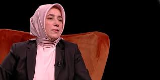 Diyanet i̇şleri başkanı ali erbaş da ilk kez bir profesörün imam olarak atandığını belirtti. Ayasofya Imami Mehmet Boynukalin A Ozlem Zengin Den Yanit Herkes Kendi Isini Yapmali