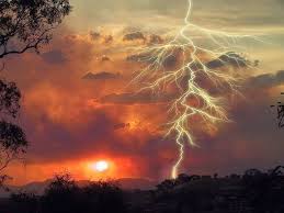 A Sunset Lighting Bolt Beautiful Photography Nature Weather Wallpaper Beautiful Nature