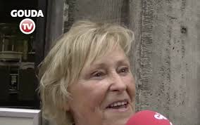 Gouda TV » Uitreiking Vrijwilligerspennig Dieke Stiegelis