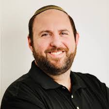 Avi Sandler's Instagram, Twitter & Facebook