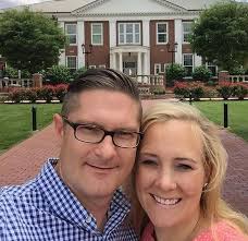 Honest Questions: Pastoral Answers to Everyday Questions: Hallock, Mark,  Branch, Jordan, Corbiere, Franck, Embry, Adam, Freng, Dan, Hasenack, Kevin,  Herre, Dave, Leonard, Mathew, Morgan, Michael, Hallock, Mark:  9781734164466: Amazon.com: Books