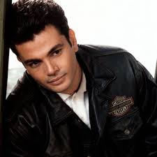 Image result for tbn:ThJbLJ9iWaHS_M::www.amrdiab.net/wallpapers/AmrDiab_Net_Kammel%2520(6).jpg