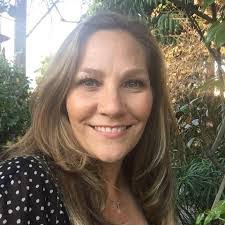 Julie Steinbach's Instagram, Twitter & Facebook