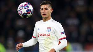 Lyon are interested in athletico paranaense's brazilian defensive midfielder bruno guimaraes, 22, who is also a reported target for arsenal. Fc Barcelona Lyons Bruno Guimaraes Offenbar Im Visier Goal Com