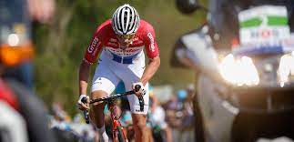 Walter heeft geen contactgegevens van mathieu van der poel en daarom contacteerde hij de redactie van radio 2 antwerpen. Mathieu Van Der Poel Grapt Die Witte Broek Daar Doe Ik Het Voor Wielerflits