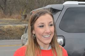 Businesses, staffers pitch in to provide students lunch