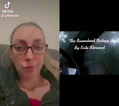 Emma Burt (@ltlmzemz)