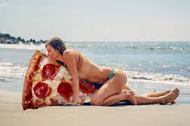 A Close Reading of “Starving” by Hailee Steinfeld | by Molly | Lady Pieces  | Medium