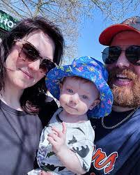 Tom Brillhart's Instagram, Twitter & Facebook